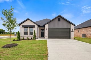 1301 NW 15th Avenue, Highfill, AR 72734