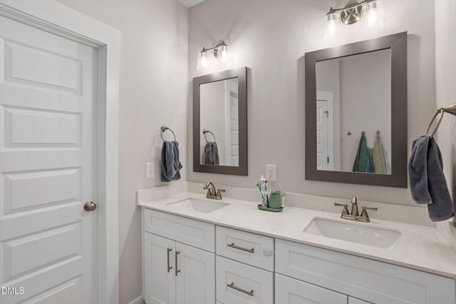17 Tanseyleaf Drive, Smithfield, NC 27577