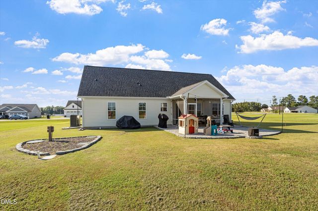 17 Tanseyleaf Drive, Smithfield, NC 27577