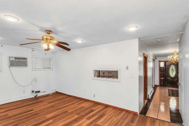 214 Park Avenue, New Hyde Park, NY 11040