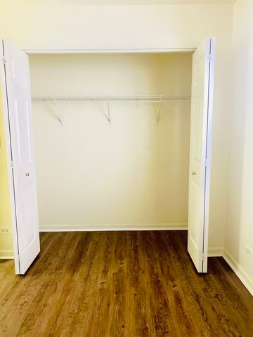 653 W Division Street B, Chicago, IL 60610