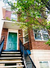 653 W Division Street B, Chicago, IL 60610