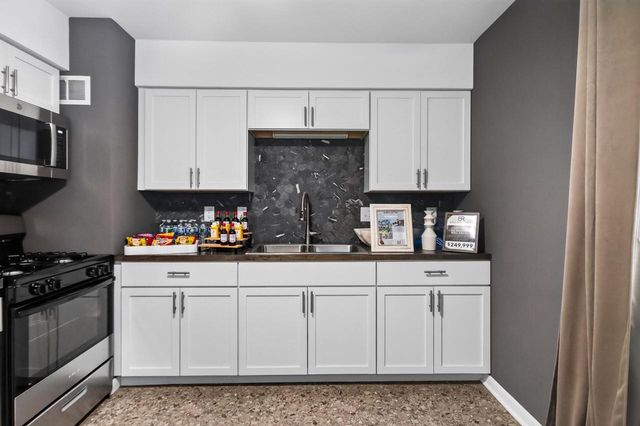 5410 N 54th STREET, Milwaukee, WI 53218