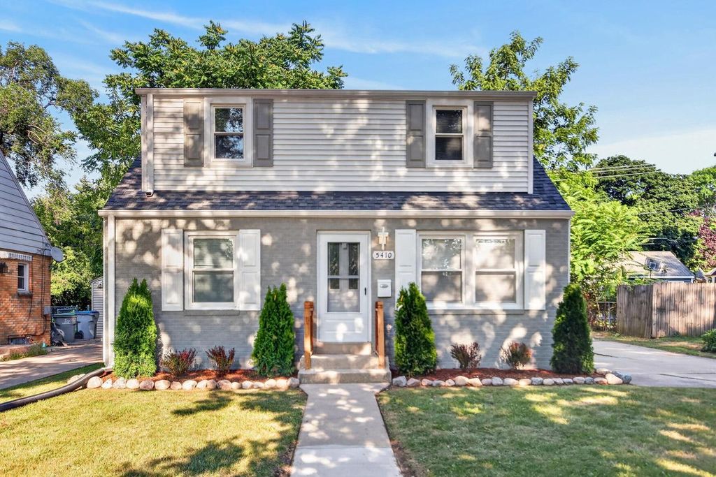 5410 N 54th STREET, Milwaukee, WI 53218