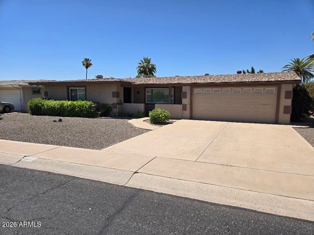 10007 W CLAIR Drive, Sun City, AZ 85351