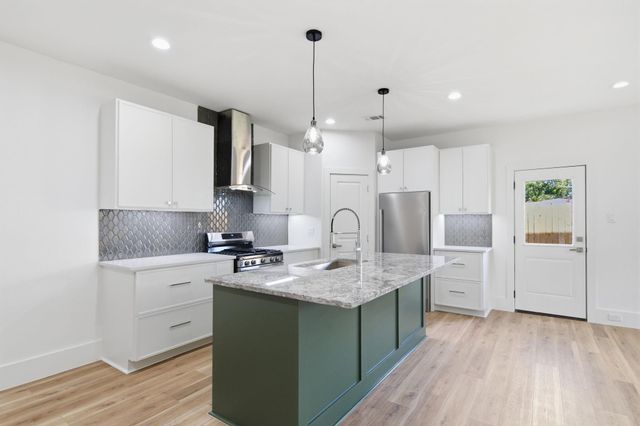 6511 Narcissus Street B, Houston, TX 77087
