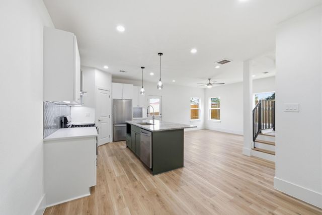 6511 Narcissus Street B, Houston, TX 77087