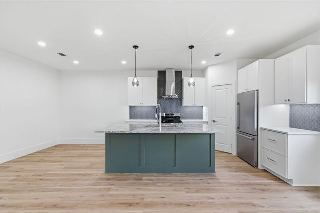 6511 Narcissus Street B, Houston, TX 77087