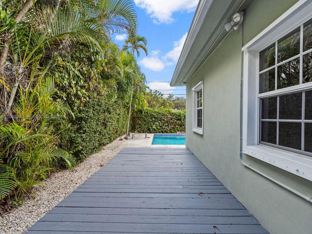 5940 SW 47th St, Miami, FL 33155