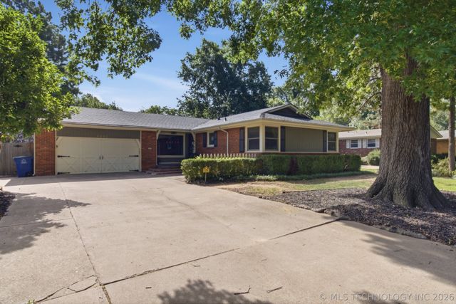5643 S Yorktown Place, Tulsa, OK 74105