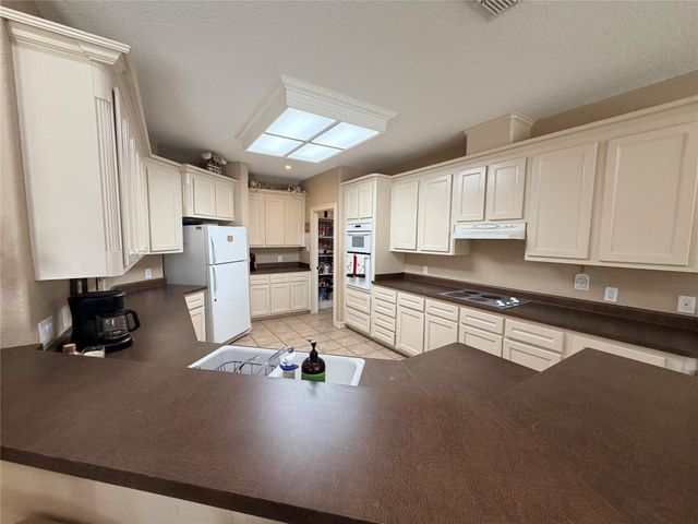 1027 Stagecoach TRL, San Marcos, TX 78666