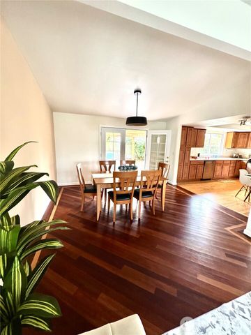 12821 87th Avenue NE, Kirkland, WA 98034