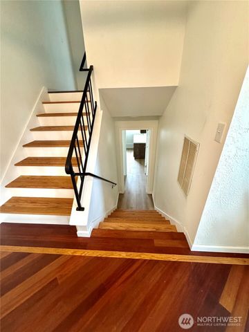 12821 87th Avenue NE, Kirkland, WA 98034