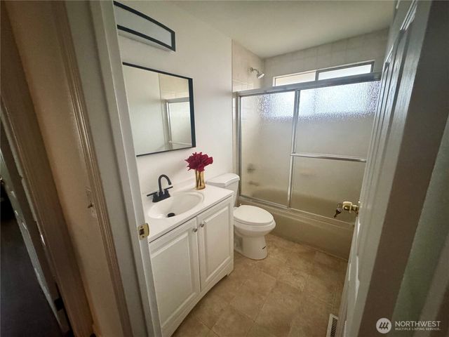 12821 87th Avenue NE, Kirkland, WA 98034