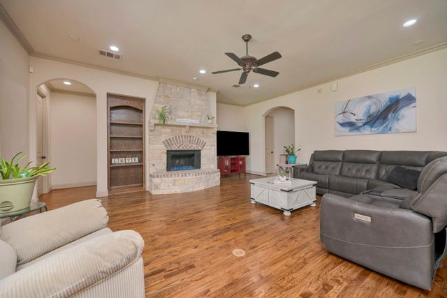 9144 Parson Drive, Lantana, TX 76226
