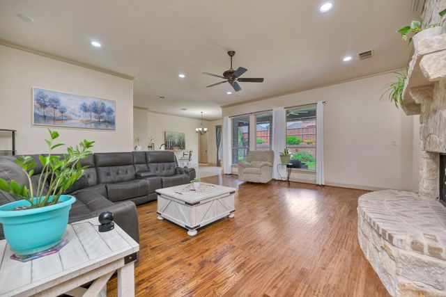 9144 Parson Drive, Lantana, TX 76226