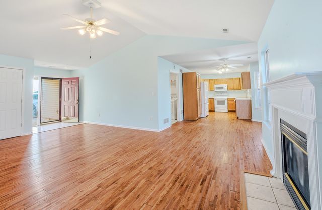 4217 LANGHAM DR, Columbia, MO 65202