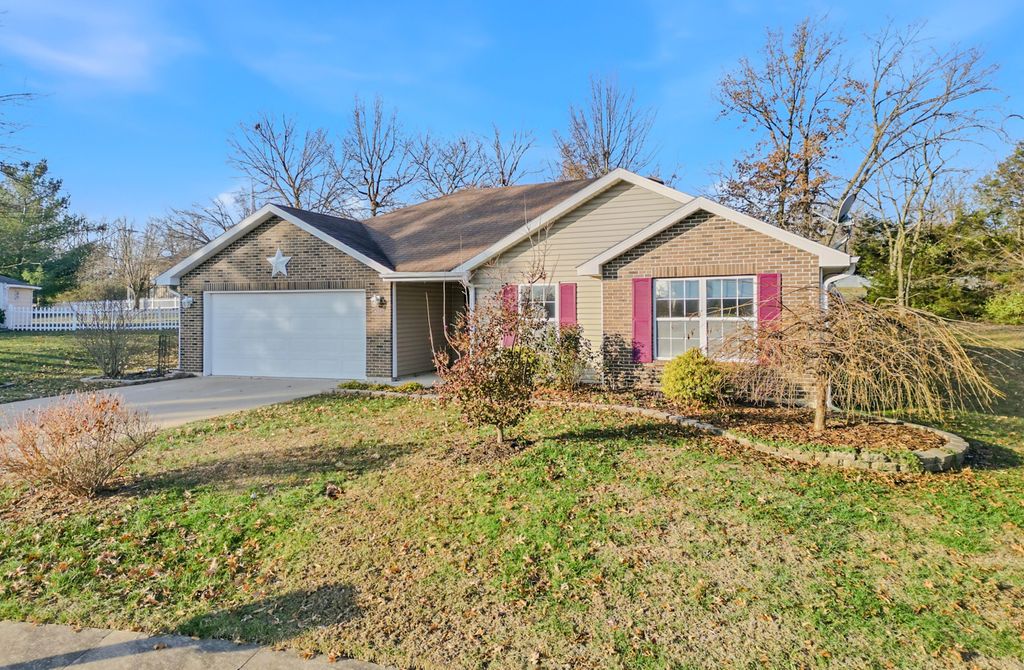 4217 LANGHAM DR, Columbia, MO 65202