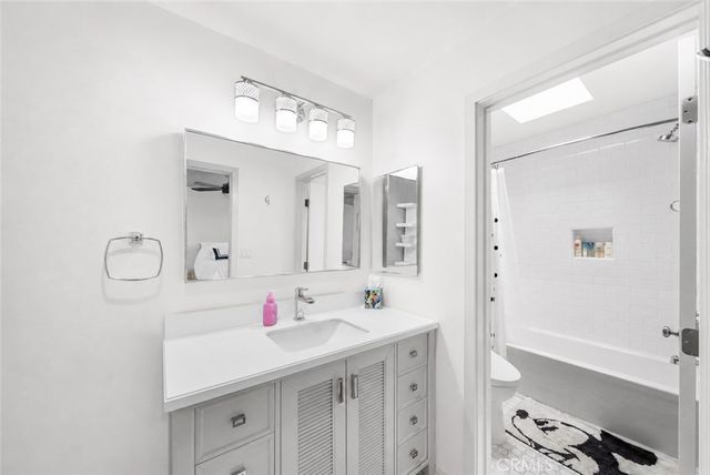 612 Wilcox Avenue, Los Angeles, CA 90004