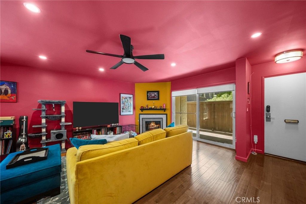 Image 12 of property listing at 612 Wilcox Avenue, Los Angeles, CA 90004