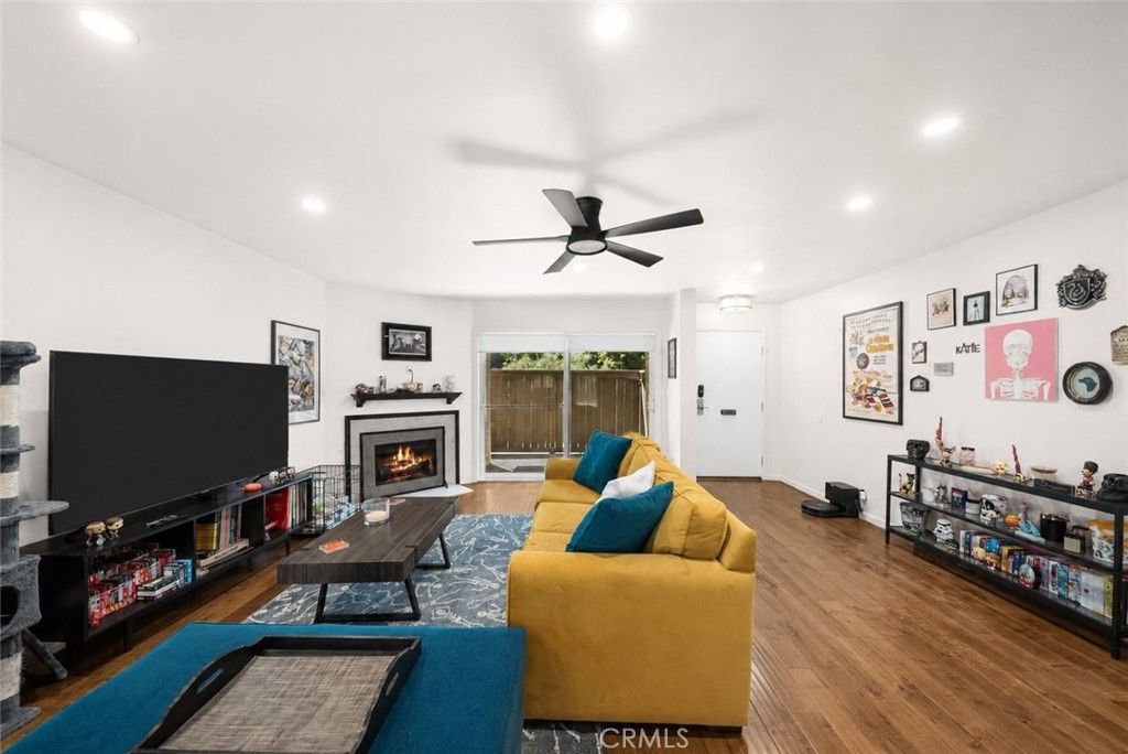 Image 15 of property listing at 612 Wilcox Avenue, Los Angeles, CA 90004