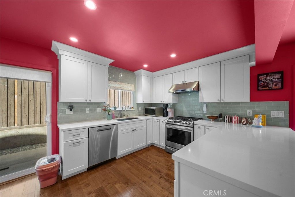 Image 21 of property listing at 612 Wilcox Avenue, Los Angeles, CA 90004