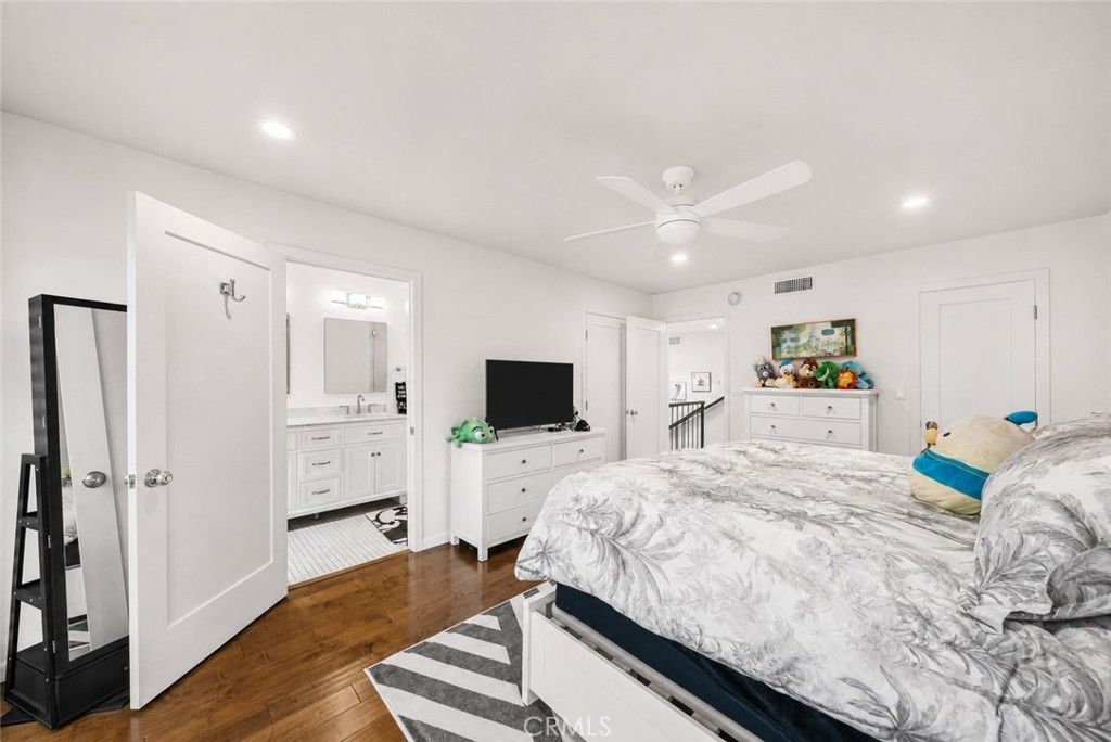Image 32 of property listing at 612 Wilcox Avenue, Los Angeles, CA 90004