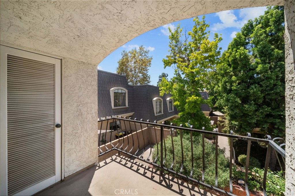 Image 36 of property listing at 612 Wilcox Avenue, Los Angeles, CA 90004