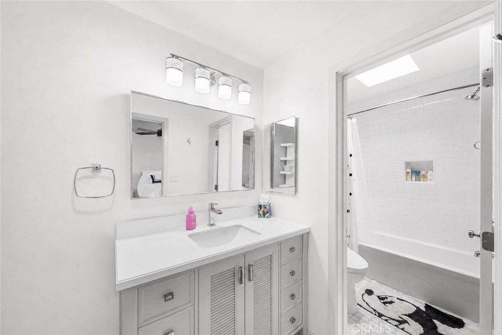 Image 42 of property listing at 612 Wilcox Avenue, Los Angeles, CA 90004