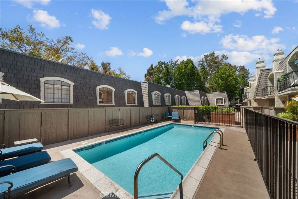 Image 5 of property listing at 612 Wilcox Avenue, Los Angeles, CA 90004