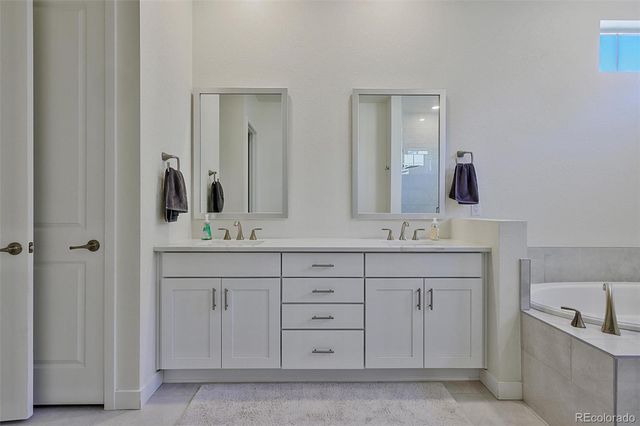 7977 Gore Creek Lane, Littleton, CO 80125