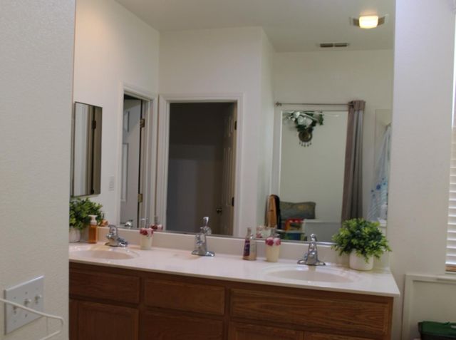 3940 Podocarpus Dr, Ceres, CA 95307