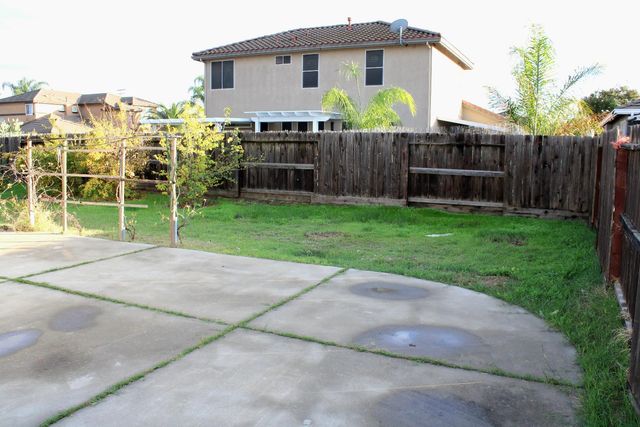 3940 Podocarpus Dr, Ceres, CA 95307