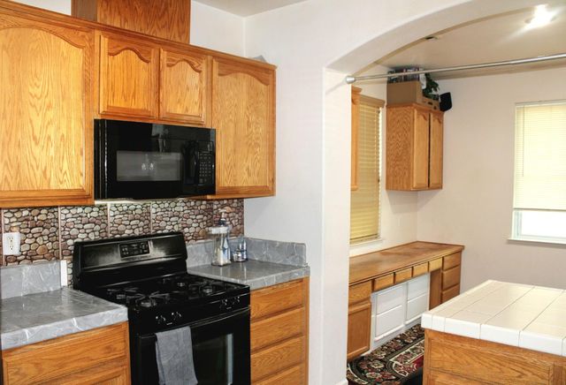 3940 Podocarpus Dr, Ceres, CA 95307