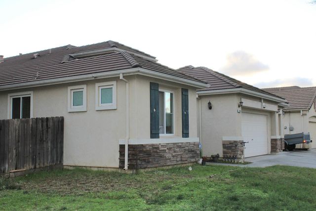 3940 Podocarpus Dr, Ceres, CA 95307