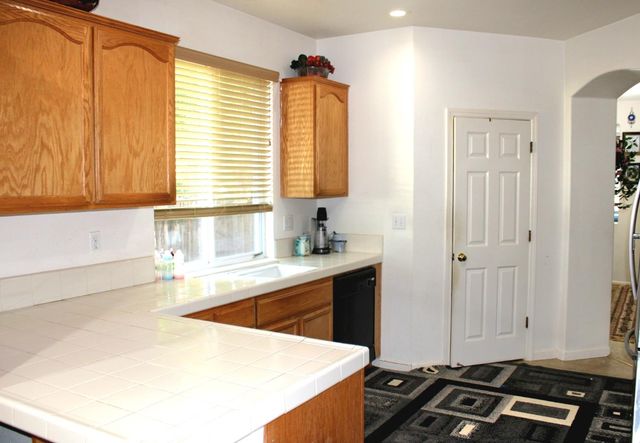 3940 Podocarpus Dr, Ceres, CA 95307