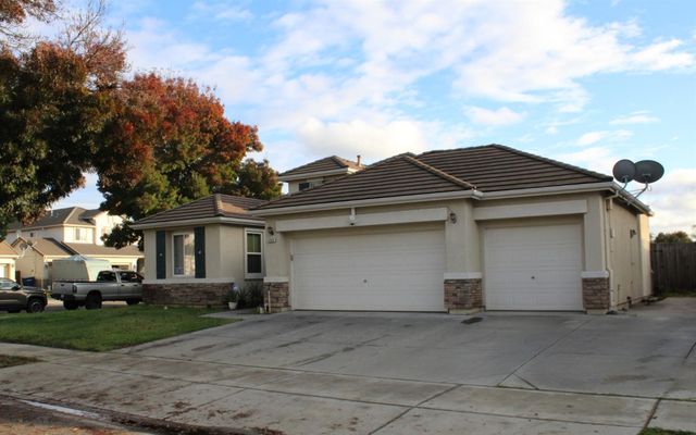 3940 Podocarpus Dr, Ceres, CA 95307