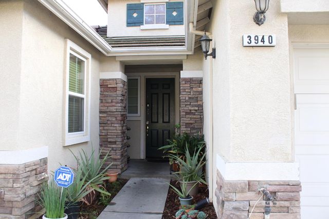 3940 Podocarpus Dr, Ceres, CA 95307