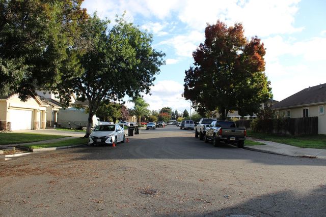 3940 Podocarpus Dr, Ceres, CA 95307
