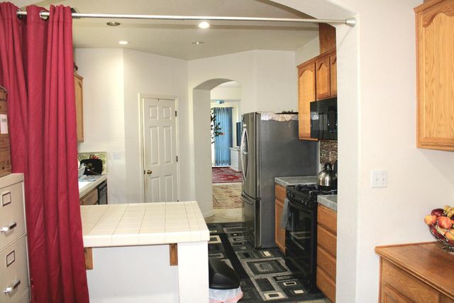 3940 Podocarpus Dr, Ceres, CA 95307