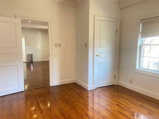 84-80 161 Street 1, Jamaica, NY 11432