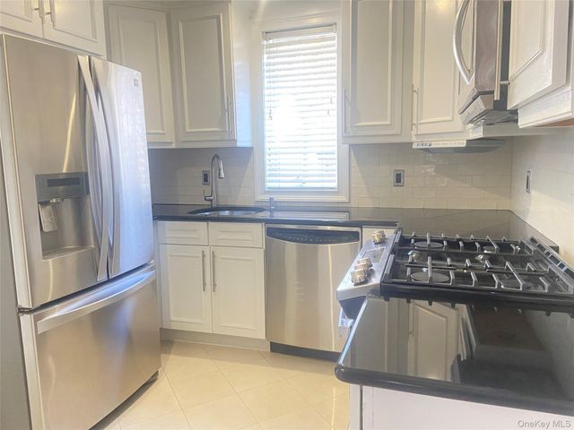 84-80 161 Street 1, Jamaica, NY 11432