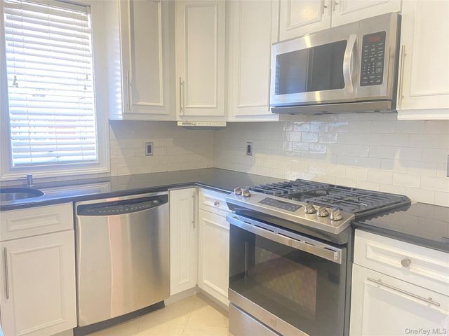 84-80 161 Street 1, Jamaica, NY 11432