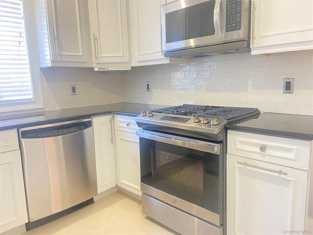 84-80 161 Street 1, Jamaica, NY 11432