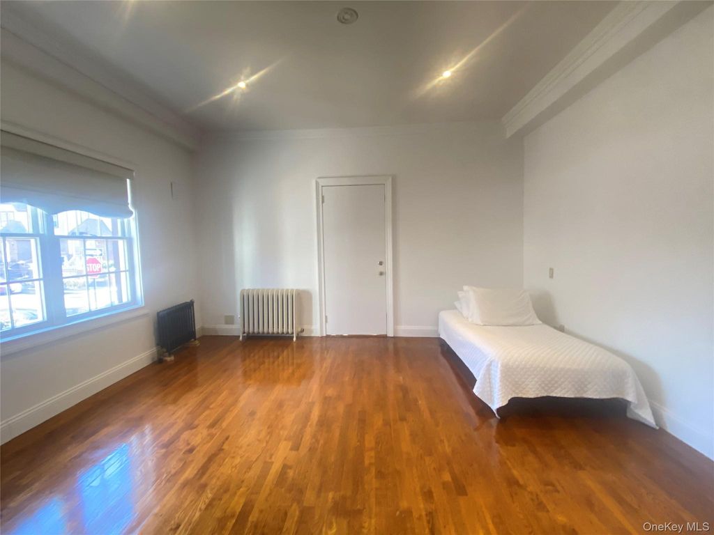 84-80 161 Street 1, Jamaica, NY 11432