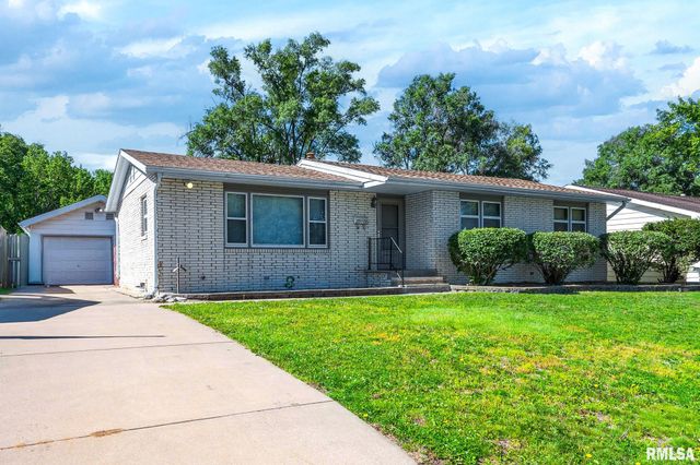 2008 LIGHTER Street, Pekin, IL 61554