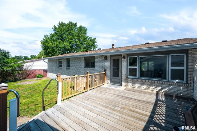 2008 LIGHTER Street, Pekin, IL 61554