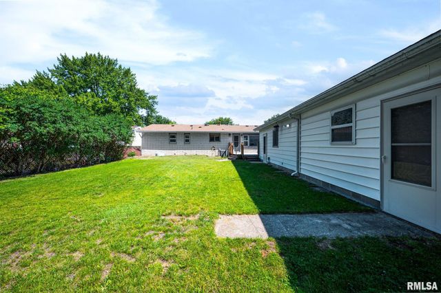 2008 LIGHTER Street, Pekin, IL 61554