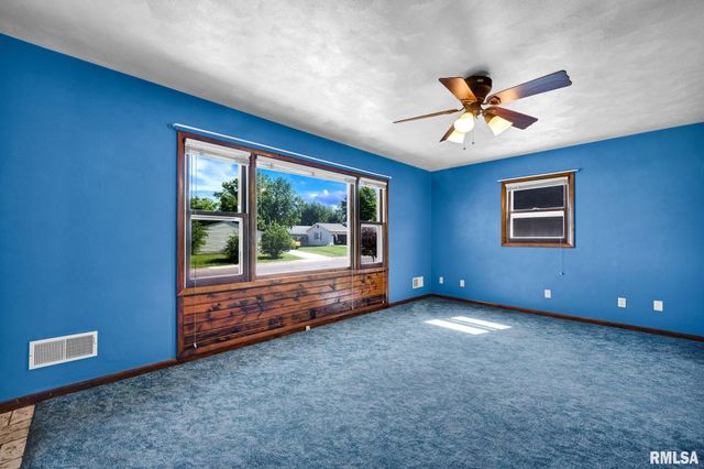 2008 LIGHTER Street, Pekin, IL 61554