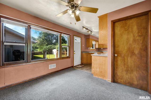2008 LIGHTER Street, Pekin, IL 61554